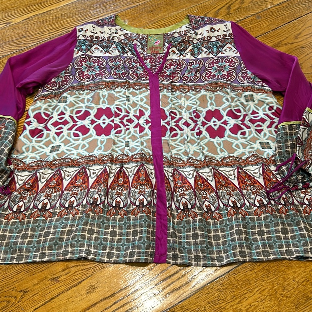 Johnny Was silk pleated blouse. Size 1X. Excellent condition. Purple, aqua, tan.